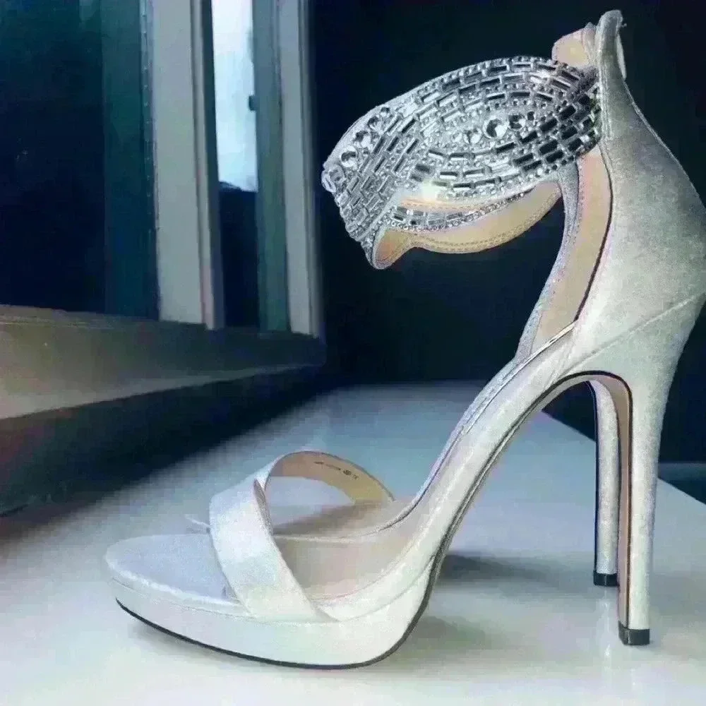 NEW!🥳🎊HOST PICK🎊🥳Nina Fayth Platform Heels.